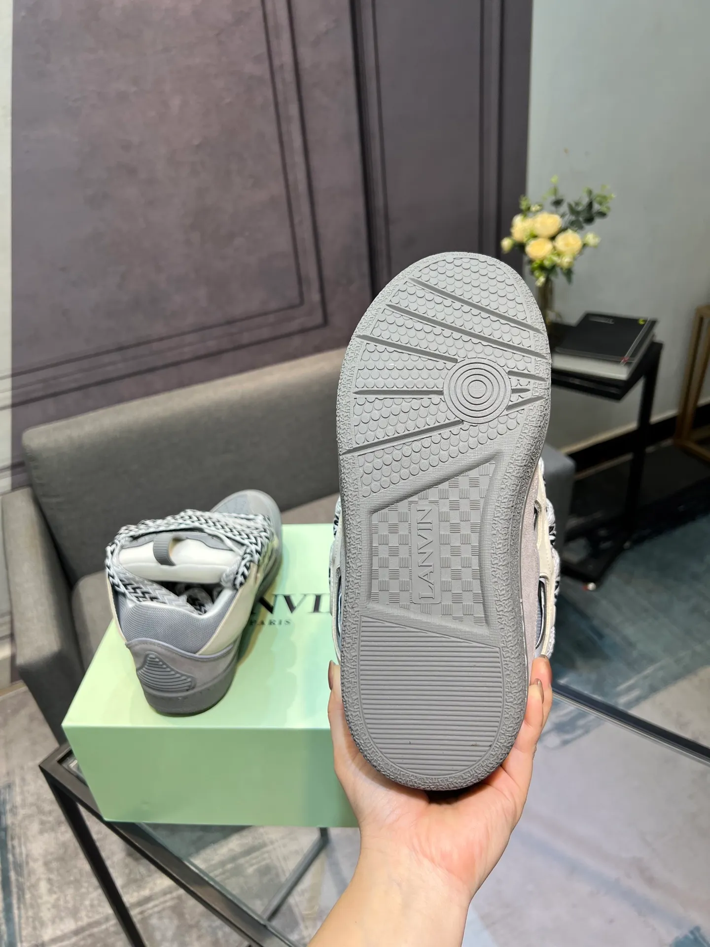 Men's men's shoes💰780 [LANVIN] Latest lace-up fashionable casual sneakers for couples High-quality CLAY couple series‼ ️ The latest trendy products of the season 🌈Many bloggers have planted grass and purchased the original open-mold customization. The upper and outsole are sewn with mark threads without edge sealing. Multiple material splicing combination design. Very versatile for fashionable and casual wear. Comfortable on the feet. Recommended for self-retention (upper cowhide + cow suede + breathable mesh) inner foot pad cowhide exclusive original open-mold clear logo rubber outsole ⚠️36-44 yards (45 custom-made)